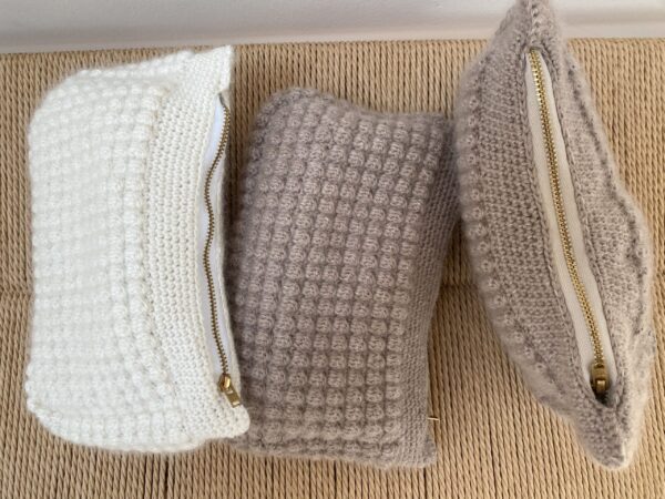 Sarah clutch (bubble clutch)