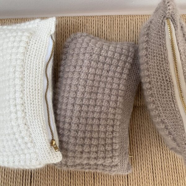 Sarah clutch (bubble clutch)
