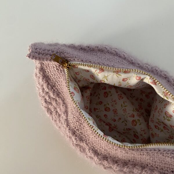 Sarah clutch (bubble clutch)